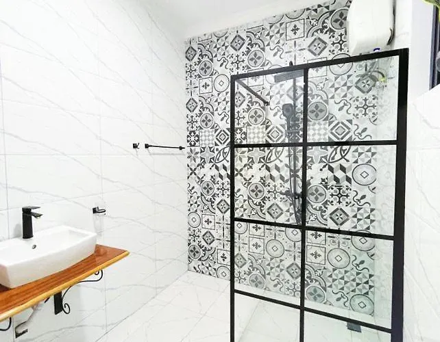 Chic & Modern Studio Oasis